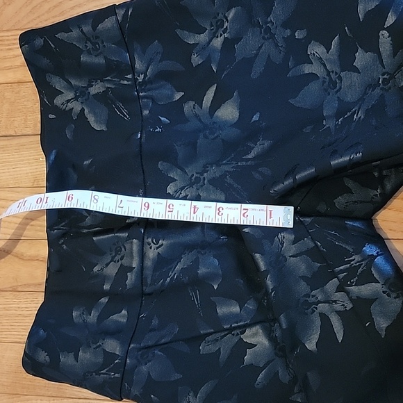 Soft Surroundings Pull-on Printed Pants - Picture 10 of 13